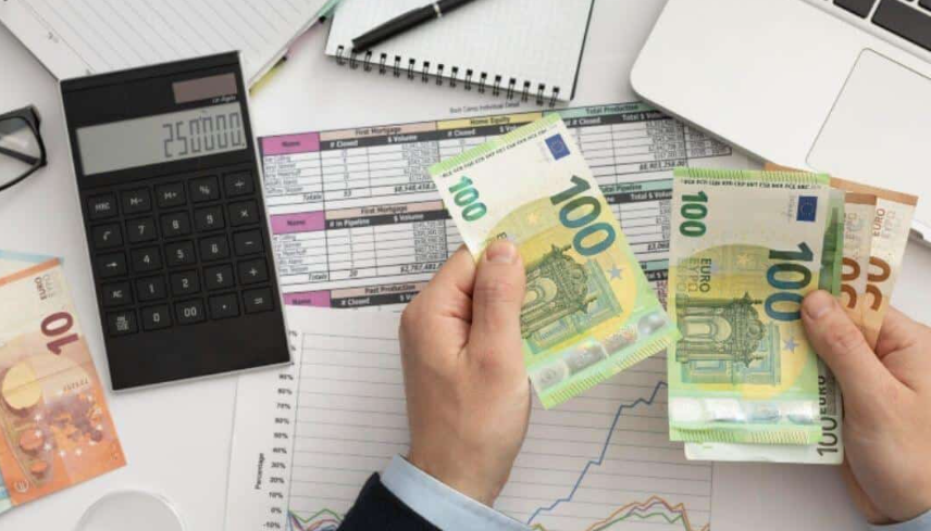 Apa Itu Devaluasi dan Revaluasi