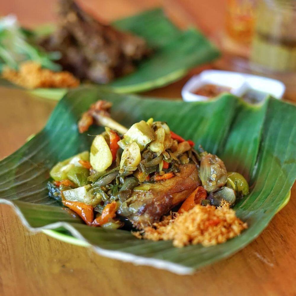 Bebek Songkem, Hidangan Persembahan Masyarakat Madura