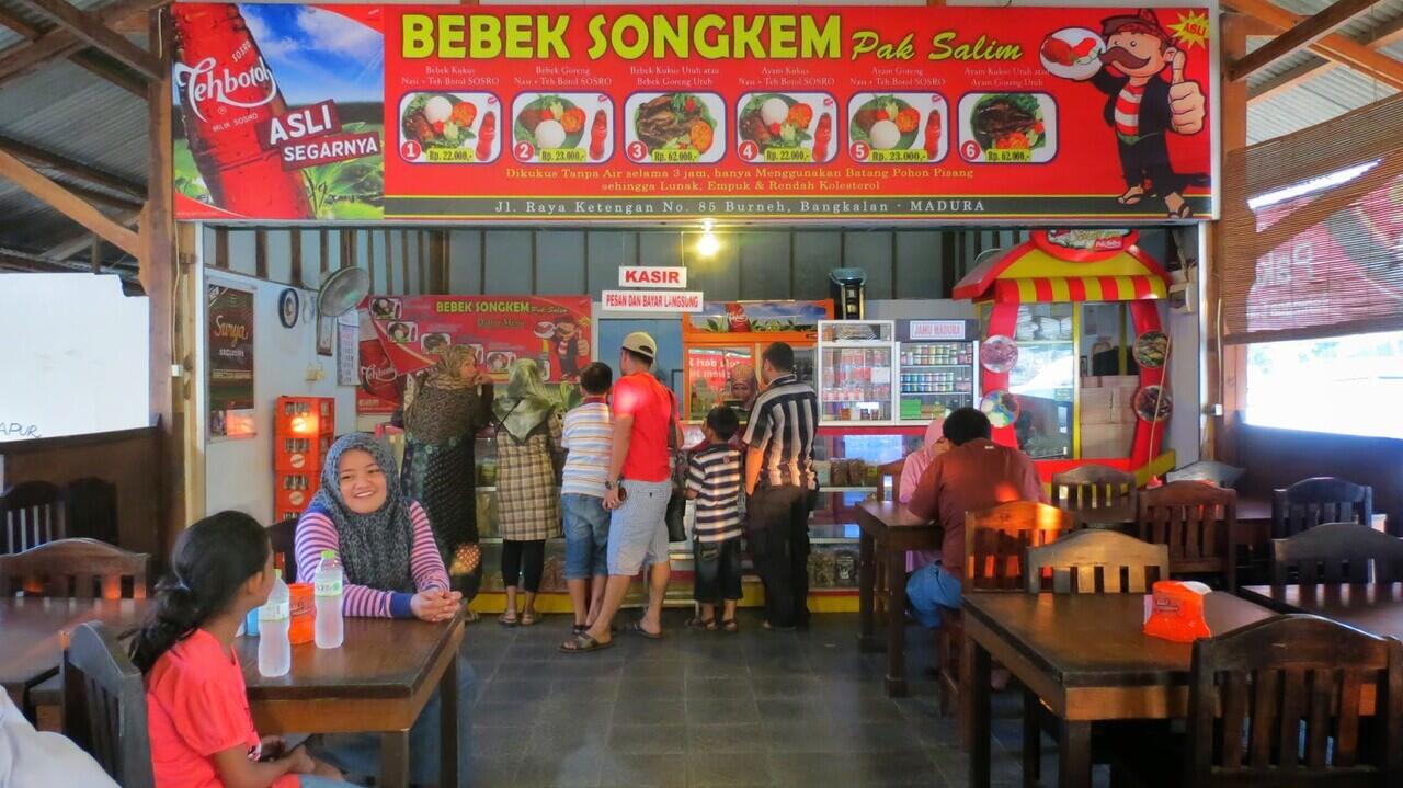 Bebek Songkem, Hidangan Persembahan Masyarakat Madura