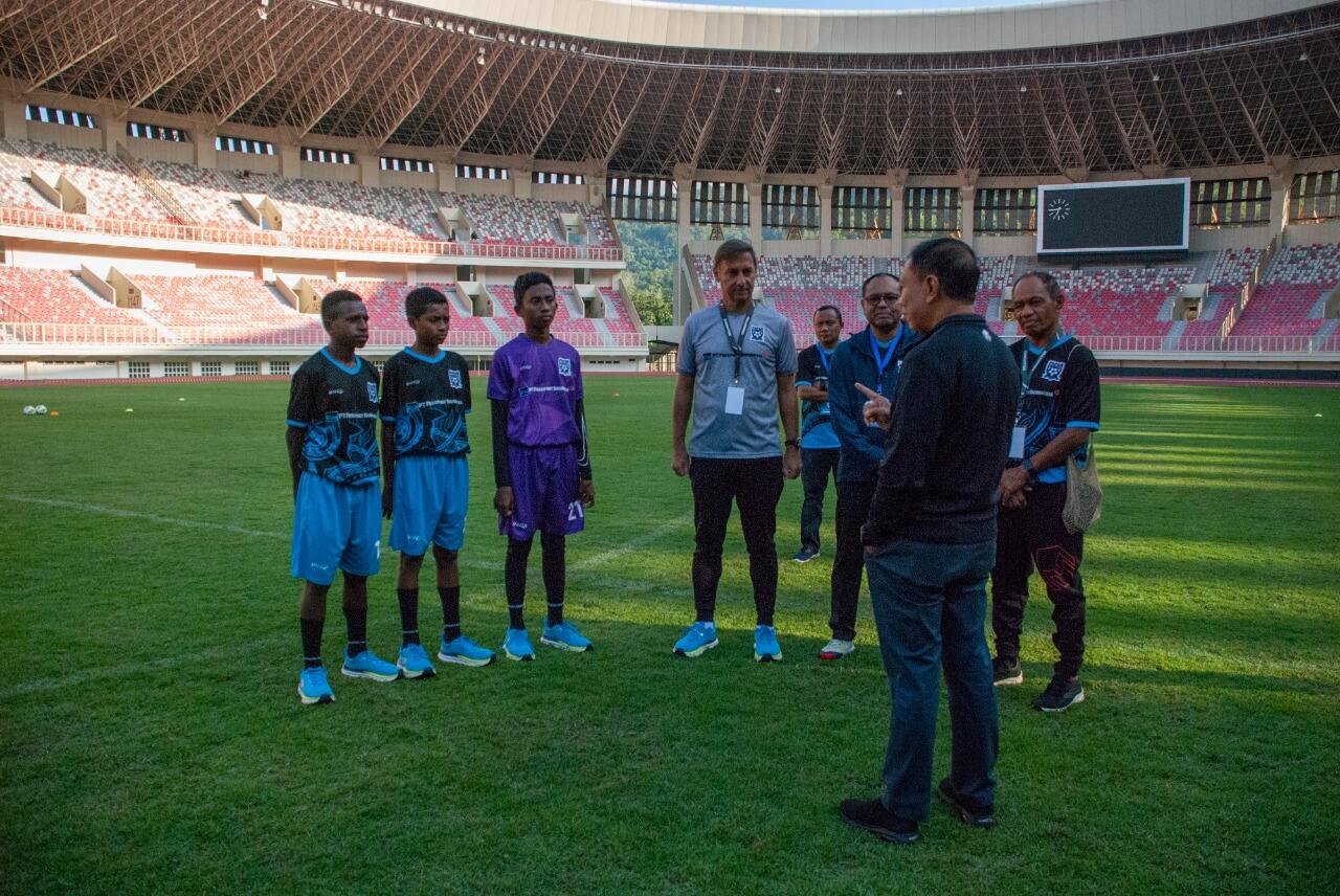 Ternyata, Menpora Pantai Terus Perkembangan Papua Football Academy