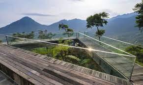 Menikmati Pemandangan Indah di The Upper Clift Cafe
