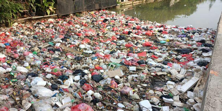 Jangan Biarkan Sampah Plastik Terdampar ke Negeri Orang, Tuh Sampah Lagi Plesir gan?