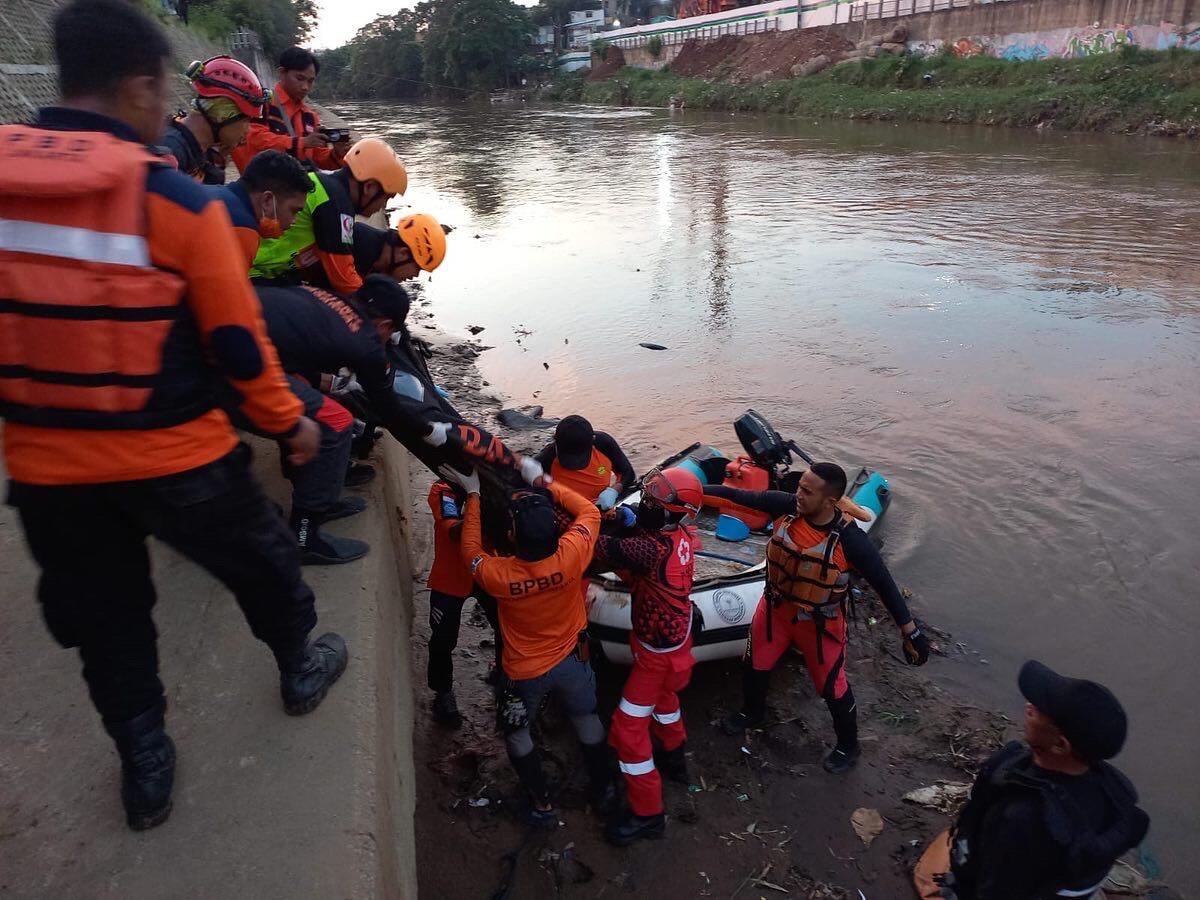 Berenang di Kali, 12 Hari Kemudian Baru Ketemu, Kasihan Banget gan.