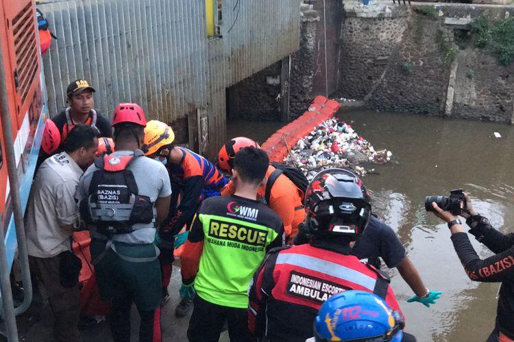 Berenang di Kali, 12 Hari Kemudian Baru Ketemu, Kasihan Banget gan.