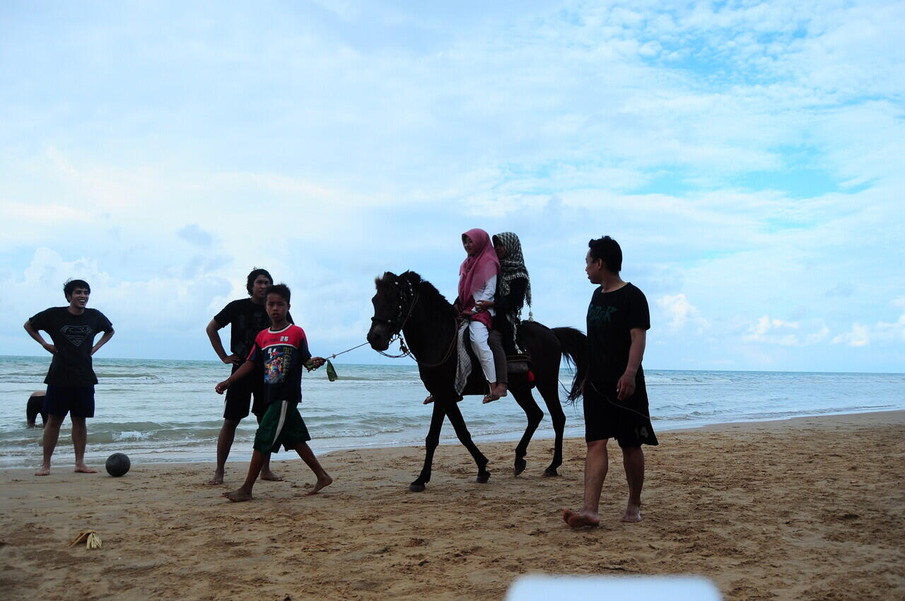 ۞ ₪ PANTAI LOMBANG YANG MENAWAN ₪ ۞