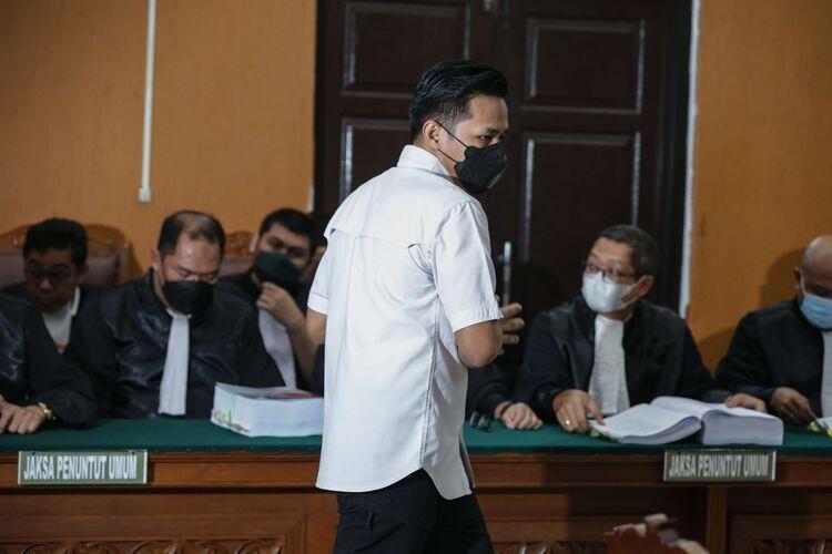 Jaksa Menangis Bacakan Tuntutan Bharada E Disindir Seniornya: Kenapa Tidak Mundur..