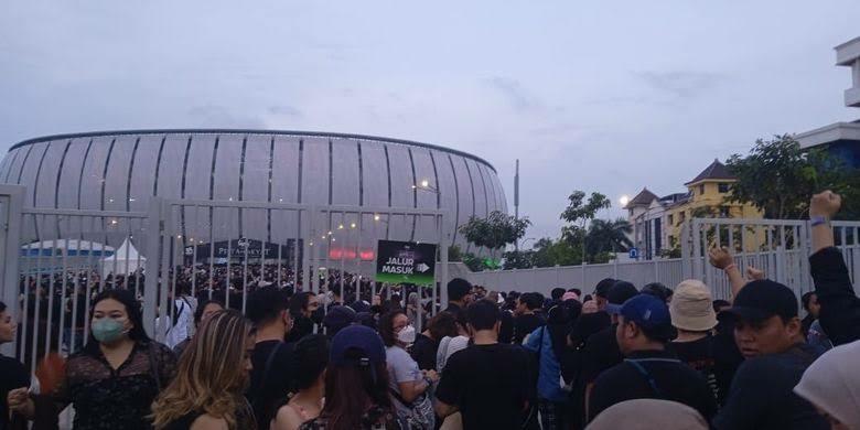 Konser Dewa 19 Membuktikan Betapa Buruknya Akses Ke JIS! Stadion Elit, Akses Sulit!