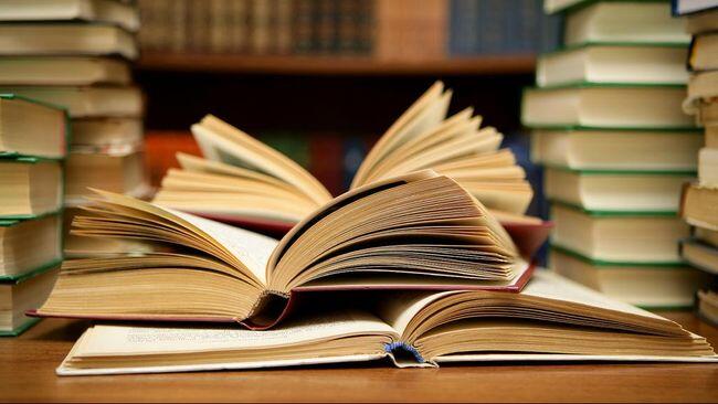 Orang terkaya ini punya kebiasaan membaca buku, yukk intip buku favorit mereka!