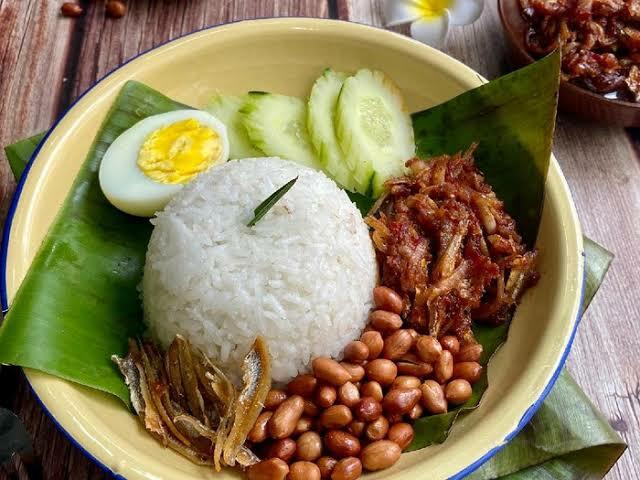 Makan Seporsi Nasi Lemak, Pria Ini Kaget Ditagih 107 Ribu! Ternyata Ini Penyebabnya!