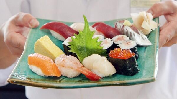 Penduduk Jepang Harus Puasa Makan Sushi, Apa Dampaknya?