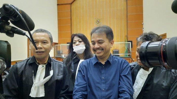 Hakim Tingkat Banding Perberat Hukuman Roy Suryo Penjara Tetap 9 Bulan Ditambah Denda