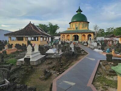 Motoran: Melintas &amp; Menyambangi Tempat Angker &amp; Mistis di Madura