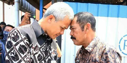 Relawan Ganjar Beri Bantuan Pengeras Suara ke Ponpes Kediri