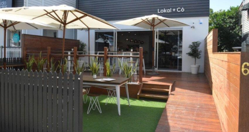 Rekomendasi 5 Jenis Lantai Outdoor Café, pas untuk Nongkrong!