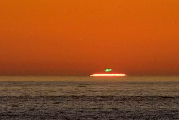 Green Flash, Fenomena Unik yang Muncul Ketika Matahari Terbenam! Pernah Lihat?