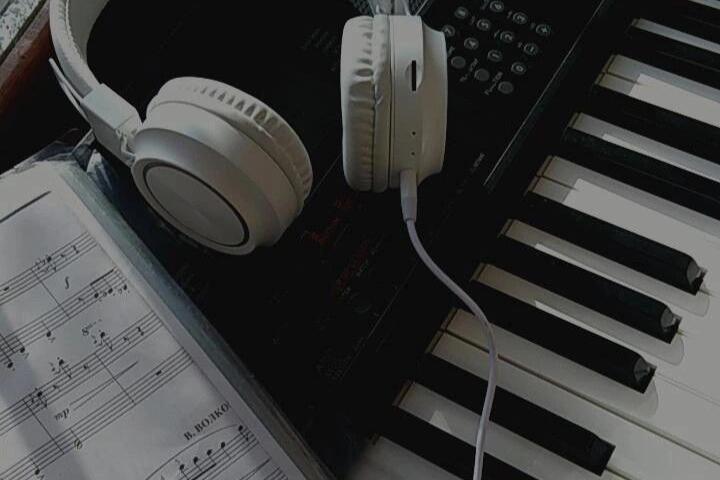 Cara Menyanyikan Lagu dengan Tempo Cepat