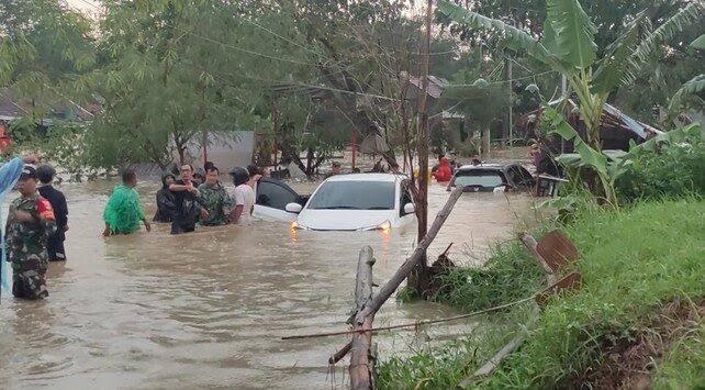 Perumahan Dinar Indah dan Rowosari Semarang Diterjang Banjir Bandang Lagi 