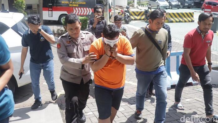 Terkuak Aksi Bejat Guru MI Surabaya Cabuli 7 Murid Sebanyak Empat Kali
