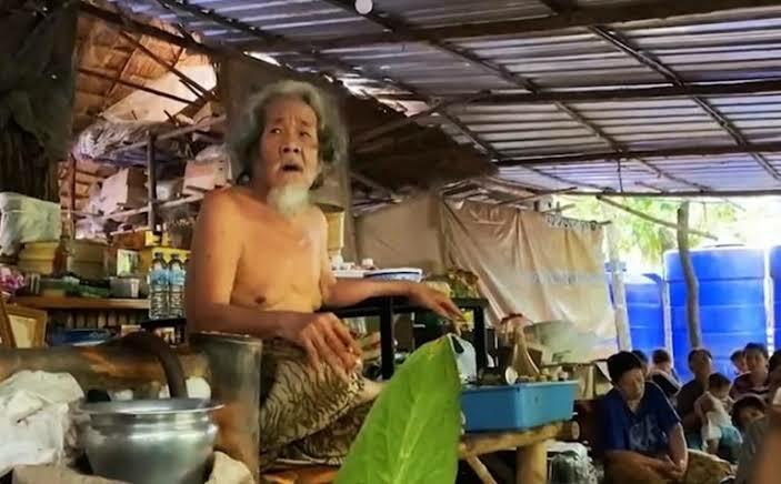 Serem! Ada Sekte yang Makan Kotoran Manusia dan Minum Urine di Thailand!