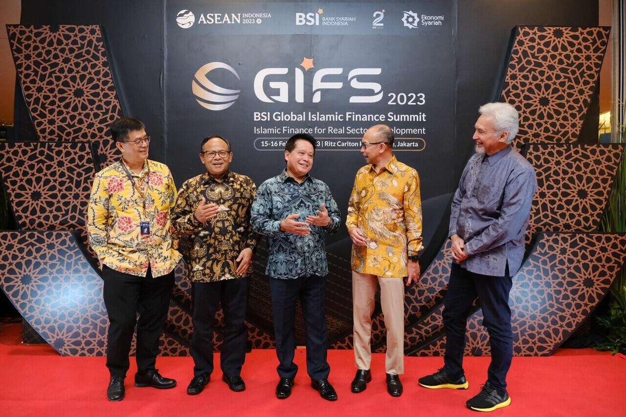 EKONOMI SYARIAH MULAI MENGGLOBAL