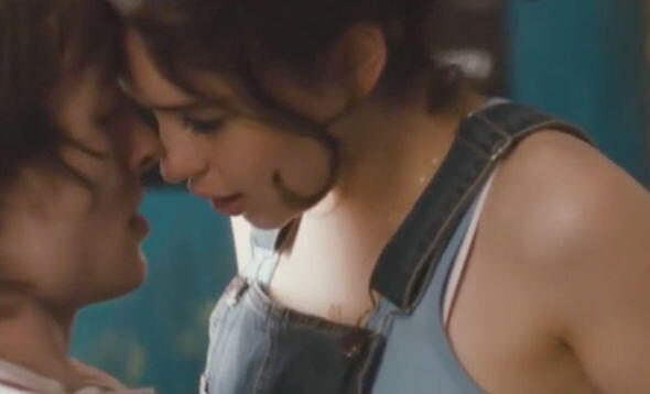 Bukan Hanya Game Of Throne, Ini Film Bagus Emilia Clarke Versi TS!