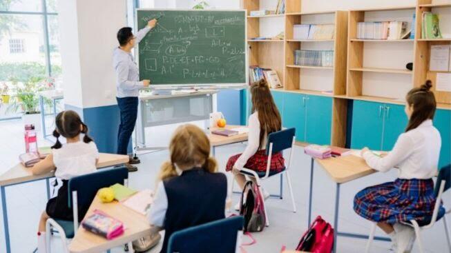 Masuk Sekolah Lebih Pagi Demi Kedisplinanan, Begini Penjelasannya