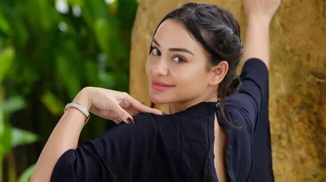 Nora Alexandra Emosi Turis Asing Buat Petisi Untuk Kriminalisasi Ayam, Tanggapannya?