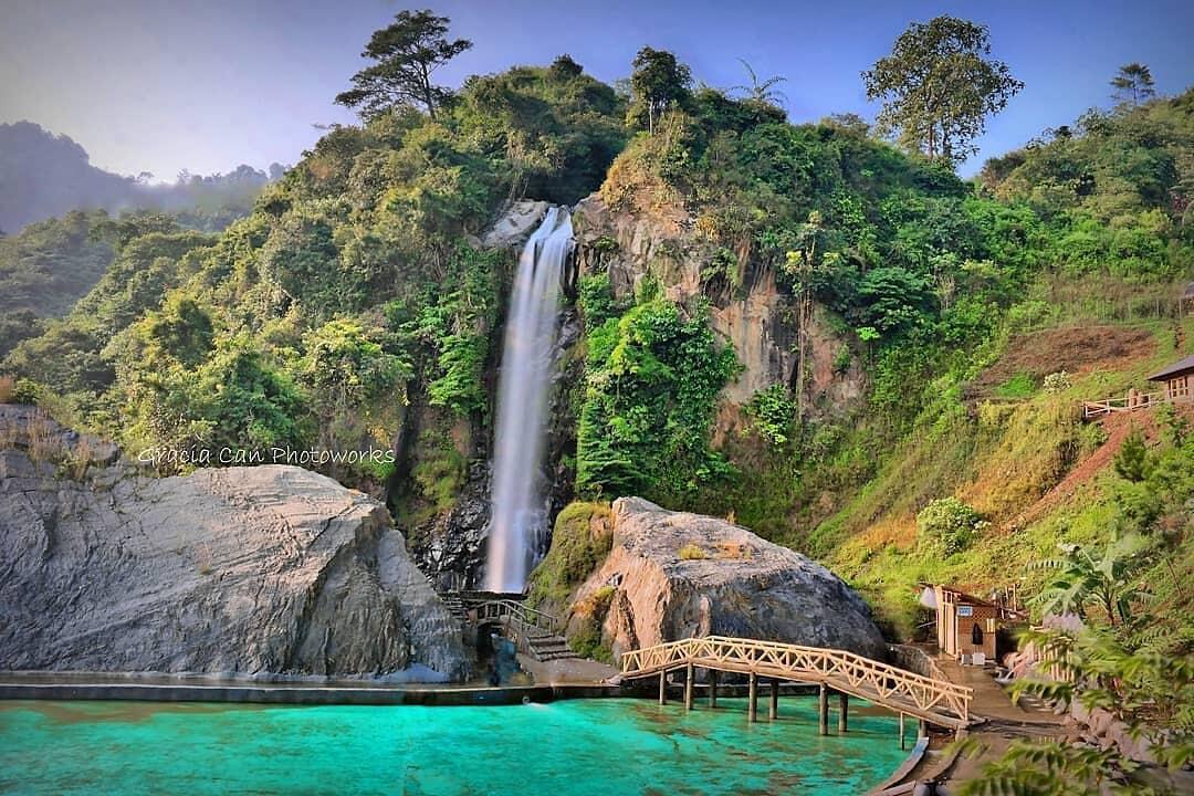 Tempat Wisata Air di Curug Bidadari Sentul Bogor - Jokowi Pernah Kesini