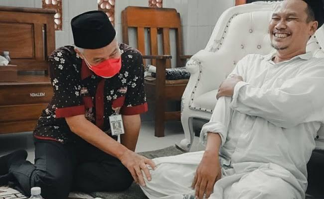 Jokowi Sindir Acara Penyerahan Sertifikat Tanah di Blora Lokasi Becek