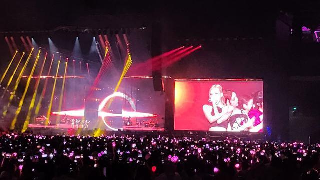 Blackpink Grup K-Pop Pertama yang Konser Tunggal di GBK, Banyak Keluh Kesah Penonton!