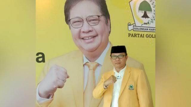 Ketua DPRD Tolak Jabat Tangan Dengan Warga, Alasannya Sih Karena Buru-buru!