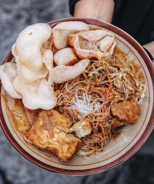 Ketoprak Khas Cirebon! Makanan Favorit Kaki Lima