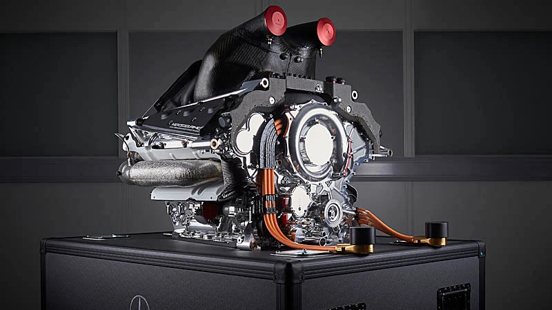 Perbedaan Mesin V8 dan V6 Hybrid di Formula 1
