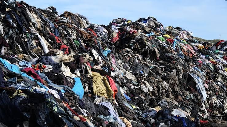 Pedagang di Blok M Soal Larangan Impor Baju Bekas: Pemerintah Berlebihan...