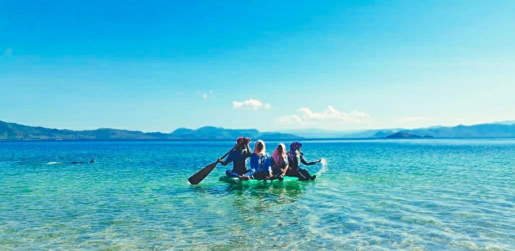 Langit dan Laut Biru Kesukaanku