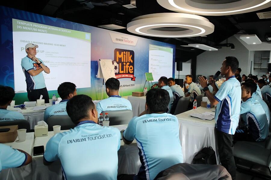Kesempatan Raih Beasiswa Tinggi, MilkLife Berikan Pelatihan Bagi Pesepak Bola Putri