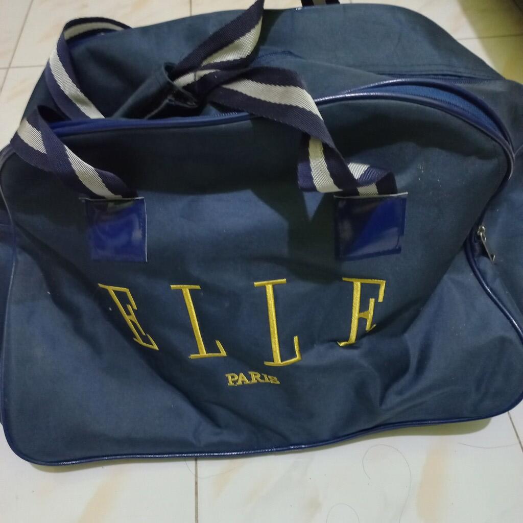 8 Barang Berwarna Biru Yang Terdapat Di Kamar Kost Gue