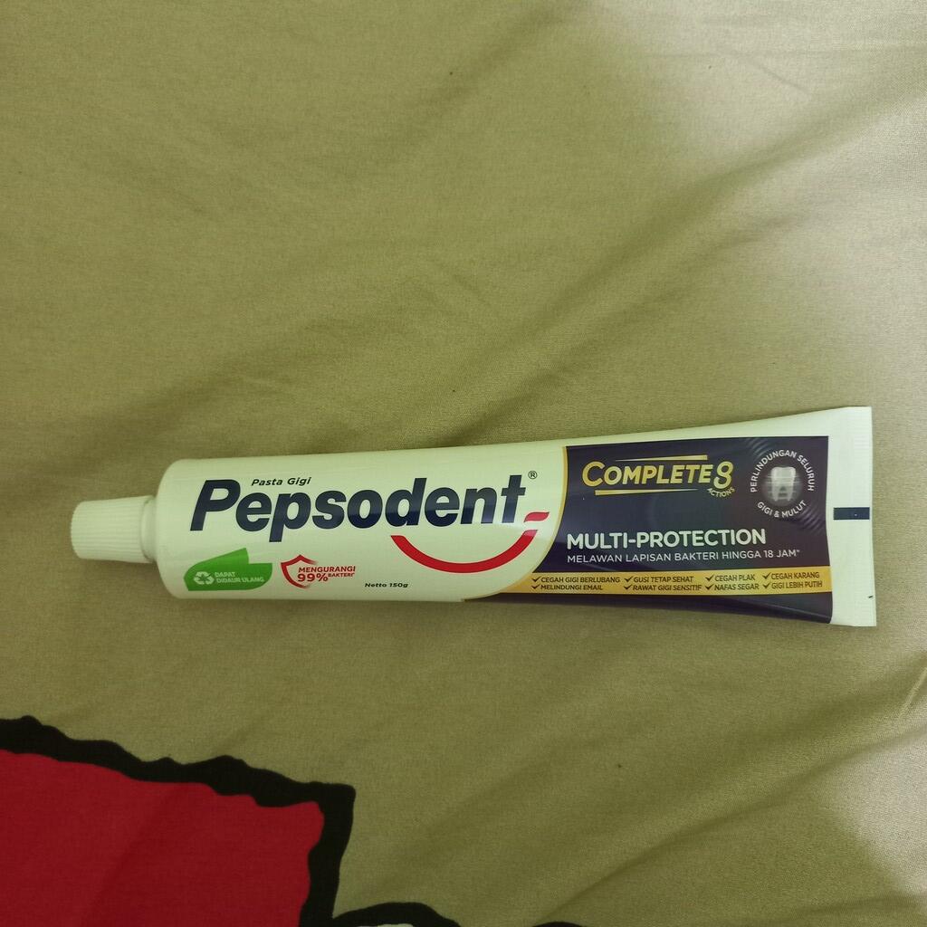 8 Barang Berwarna Biru Yang Terdapat Di Kamar Kost Gue