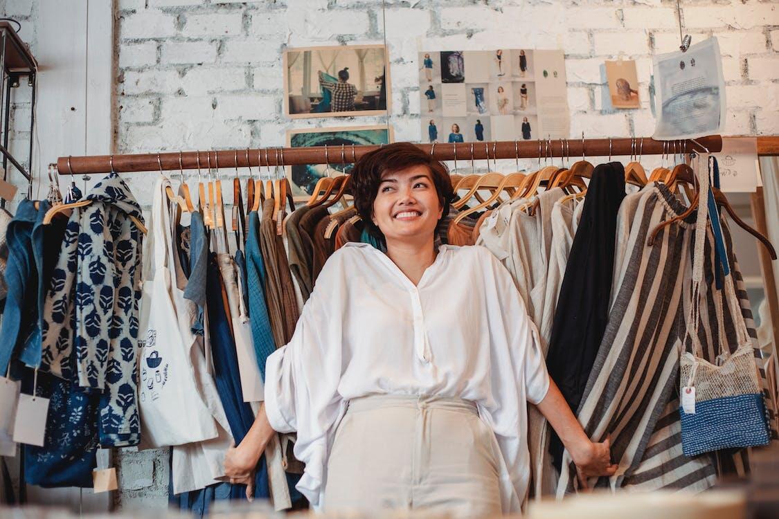 Bisnis Merchandise: Modal Gak Seberapa, Untung Luar Biasa