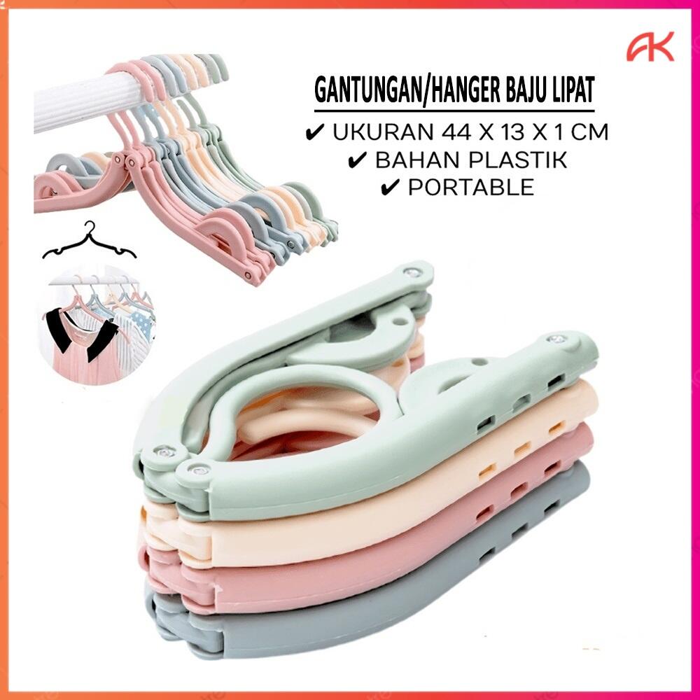 Perhatikan! Cara Menggantung Baju dan Celana dengan Benar