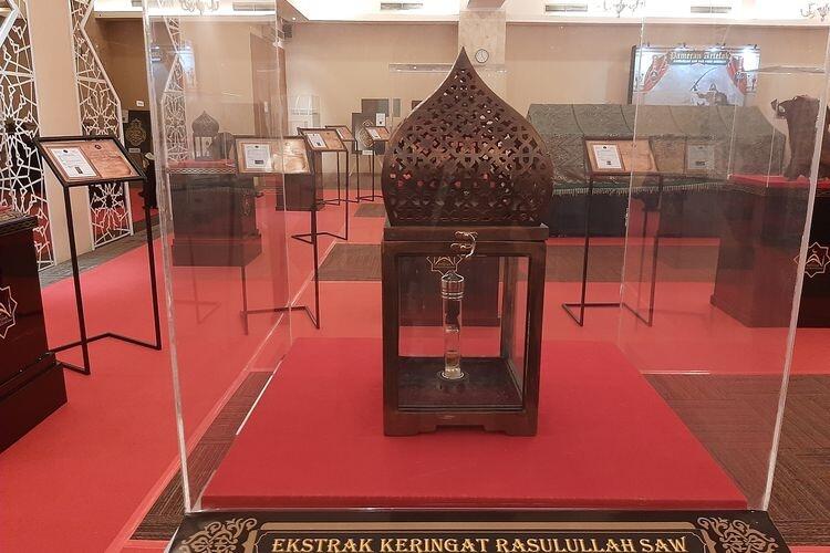 Pameran Artefak Nabi Muhammad di Jakarta, Lihat Rambut dan Keringatnya

