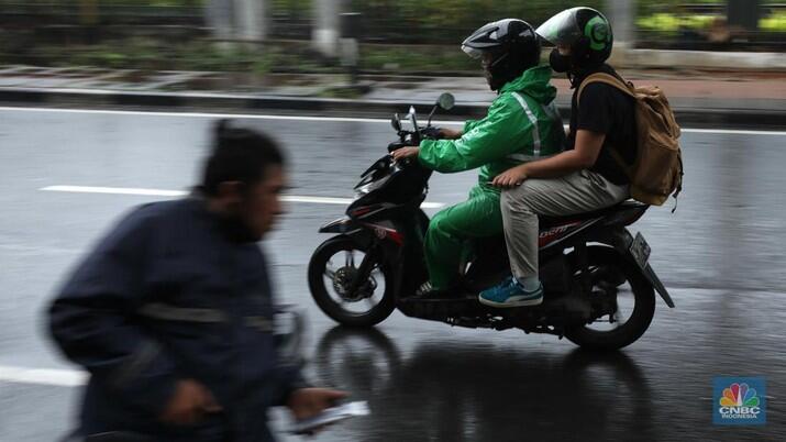 Adu Mahal Tarif Ojol Setelah Grab dan Gojek Kejar Profit