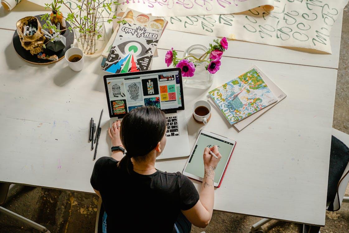 10 Produk Digital Terlaris yang Harus Dimiliki di Era Digital