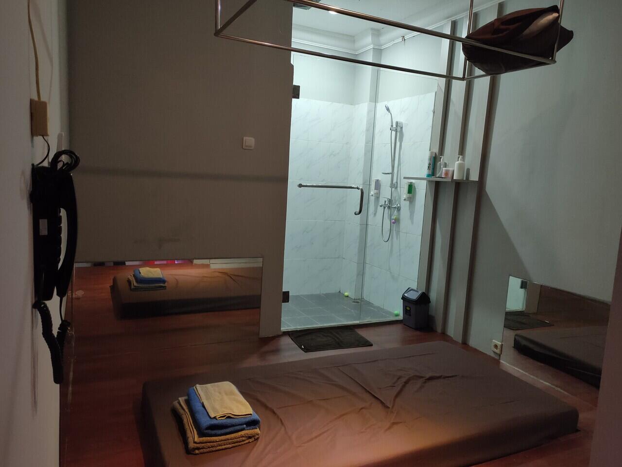 FEE MASSAGE PANTAI INDAH KAPUK (PIK)