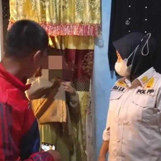 Berduaan di Kamar Kos, Sepasang Kekasih Digerebek Warga