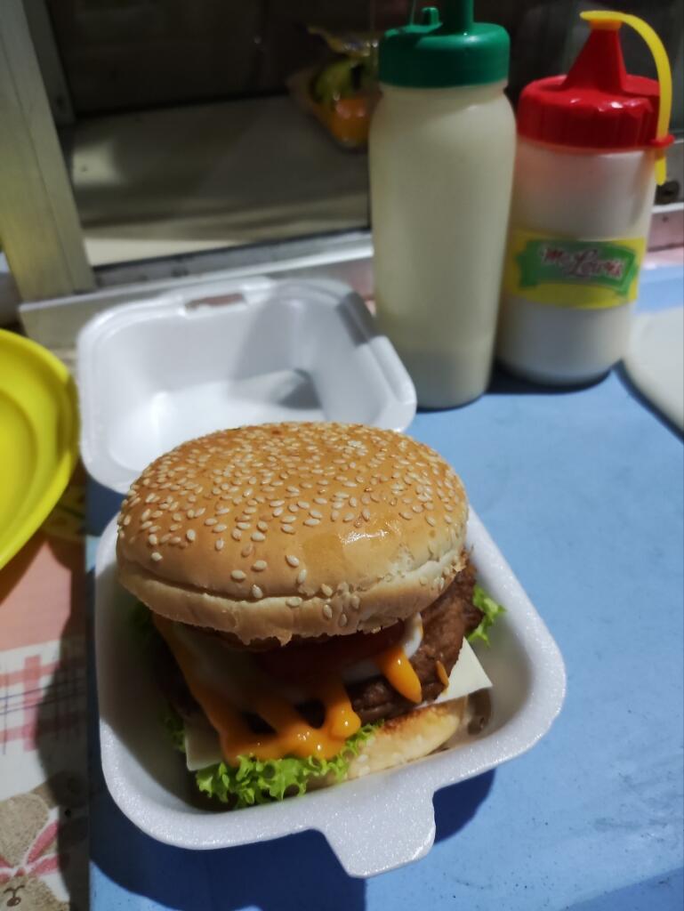 Starry Burger Yogyakarta, Burger Murah dan Enak. Harga Terjangkau di bawah Rp. 20.000