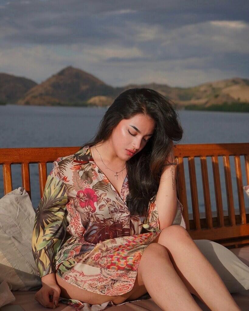 Artis Cantik Cassandra Angelie Yang Kecantikannya Bikin Jantung Deg Degan