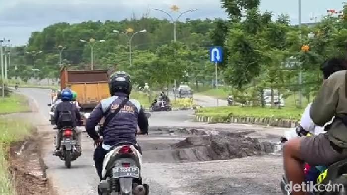 Infrastruktur Jalannya Rusak, Begini Harusnya Kualitas Jalan yang Dibangun di Lampung