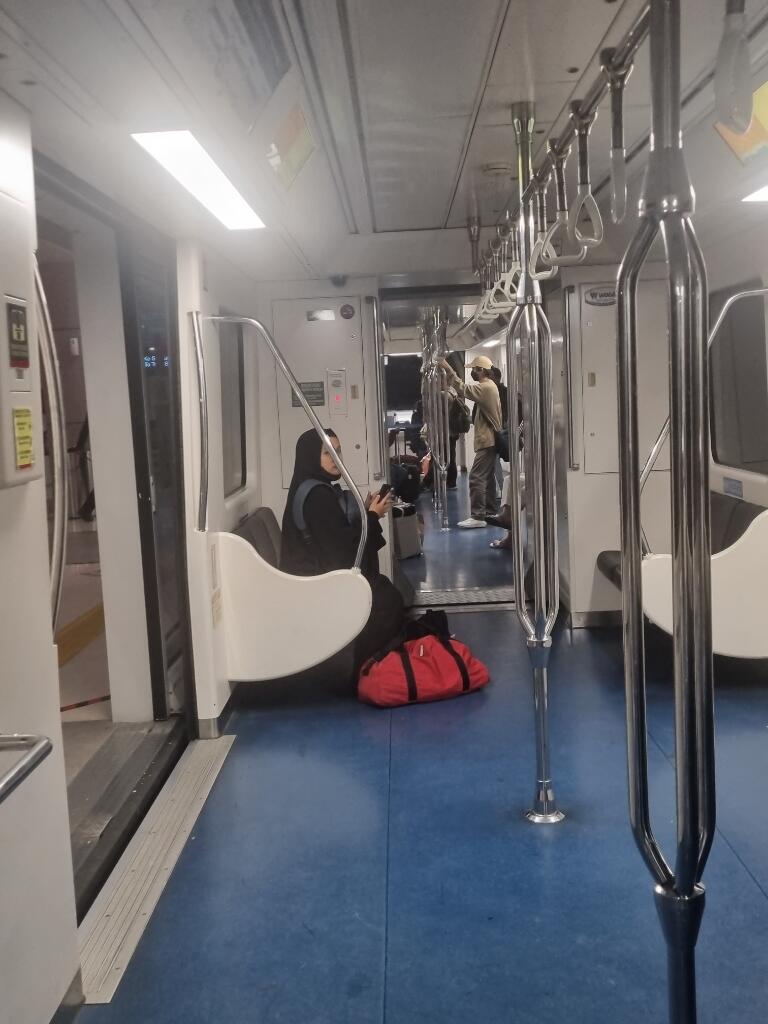 Cara Naik MRT Dari Bandara Soekarno Hatta Ke Jakarta Pusat Bisa Hemat Rp 65 Ribu!!
