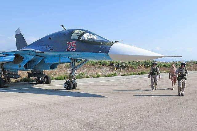 Su-34 Rusia Secara Tidak Sengaja Menjatuhkan Bom di Kotanya Sendiri